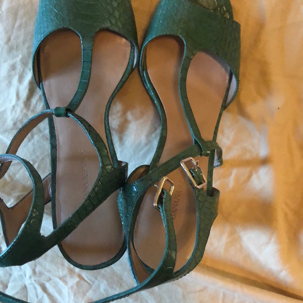 Banana Republic Green Open Toe Shoes Size 8.5
